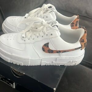 Air Force 1 work a few times size 6.5